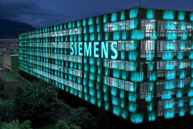 Καρτέλ κατασκευών: Άθικτη η Siemens χάρη σε Βενιζέλο και Στουρνάρα – Πρόστιμα σε διεθνείς «κολοσσούς»